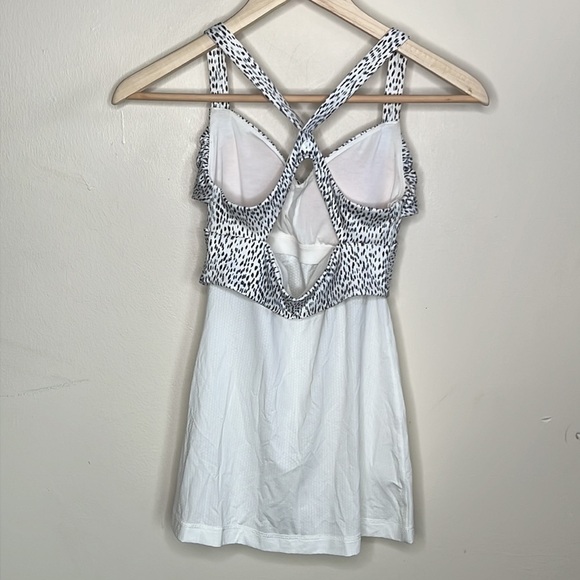 LULULEMON SMALL SIZE 4 WHITE AND BLACK WRAP IT UP TOP - Picture 2 of 8